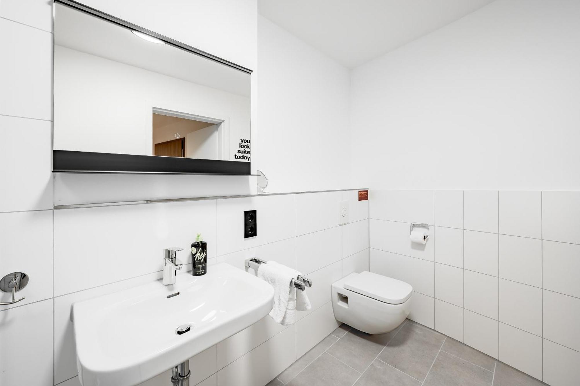 Limehome Metzingen Wilhelmstr الغرفة الصورة